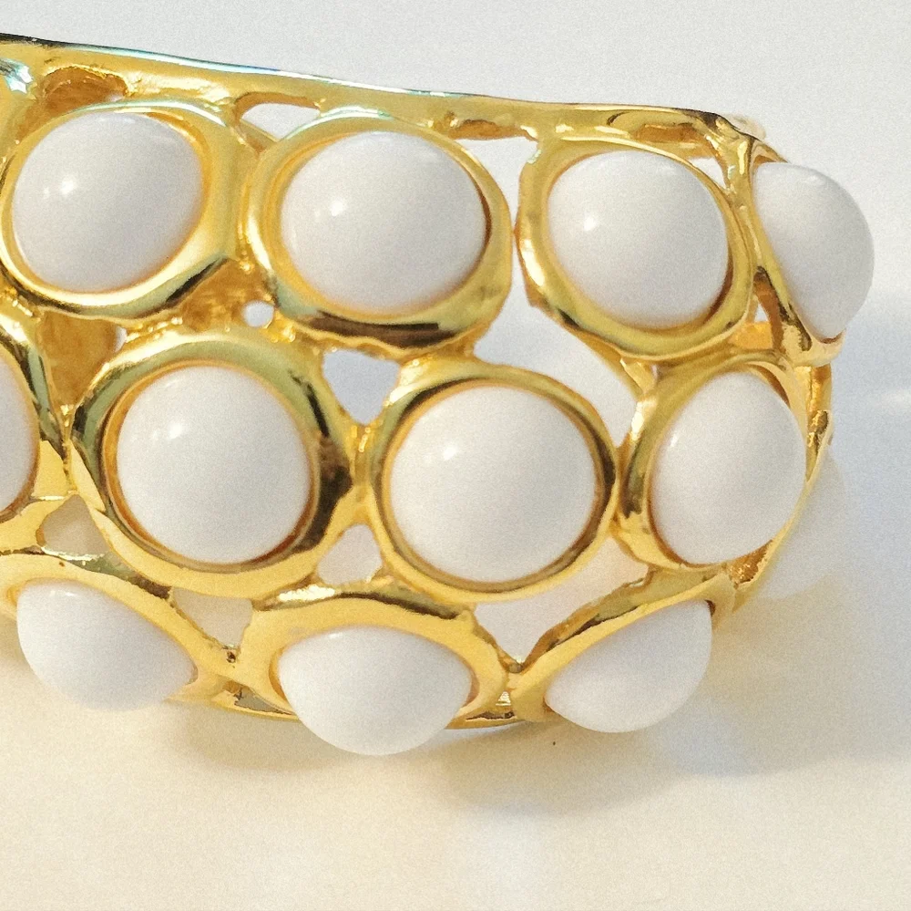 vintage Kenneth Jay Lane chunky white Cabochon cuff bracelet Mod Space Age - Picture 4 of 13